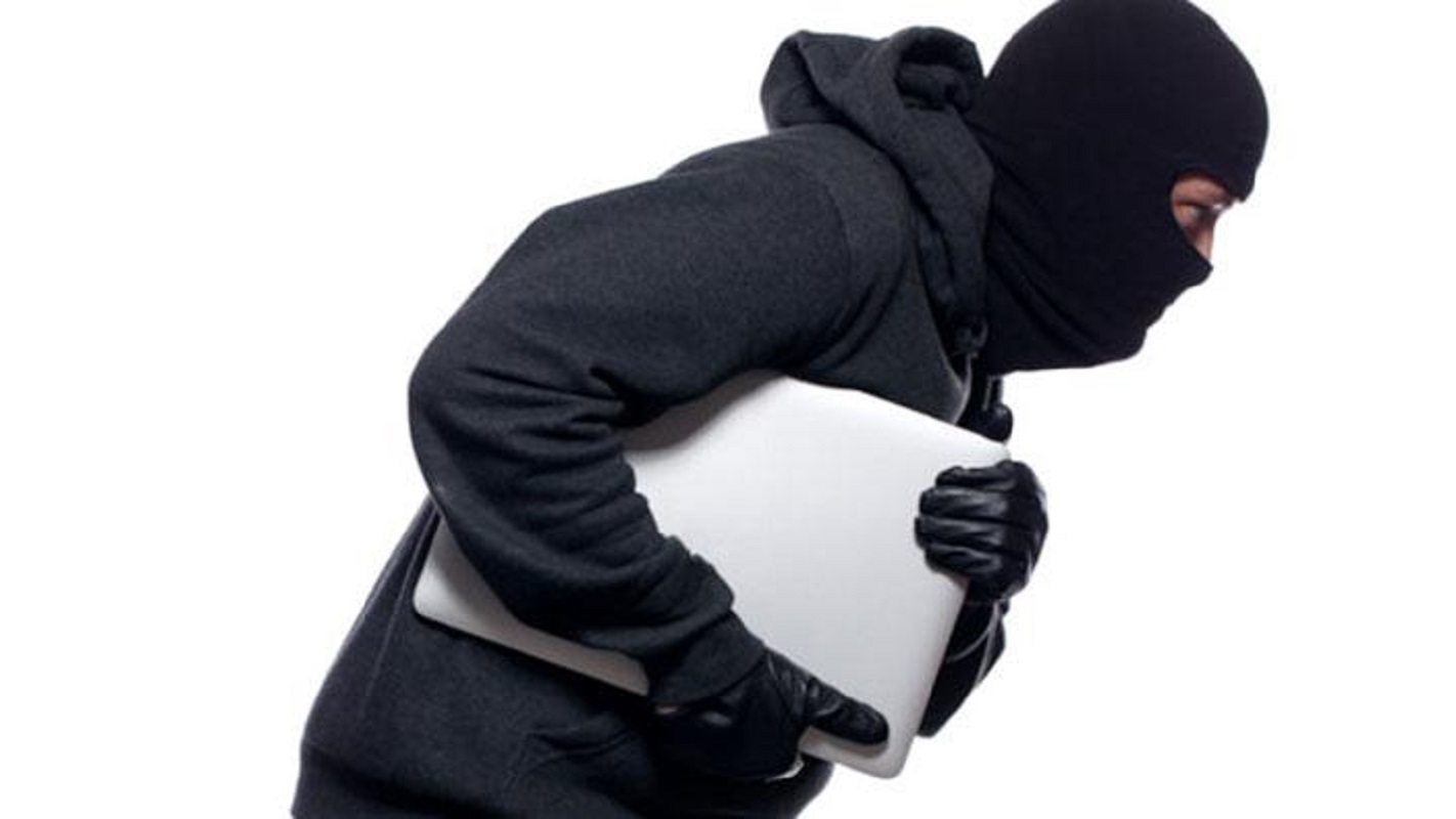 Pencurian laptop