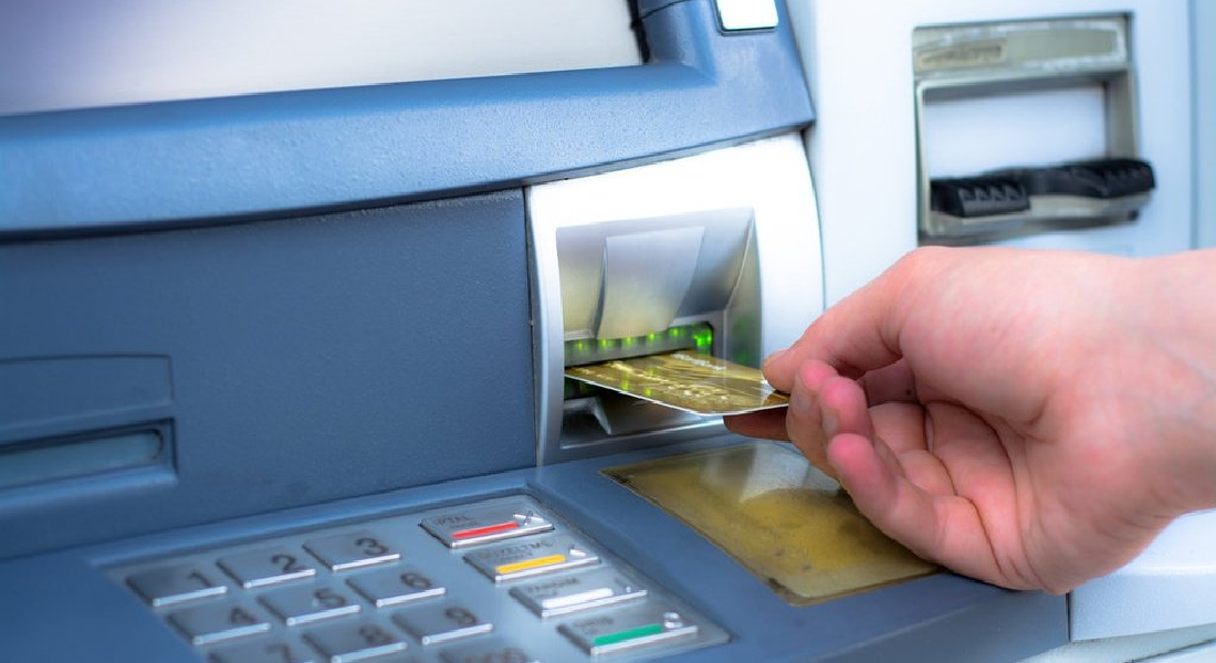 Tips Memasukkan Kartu ke ATM